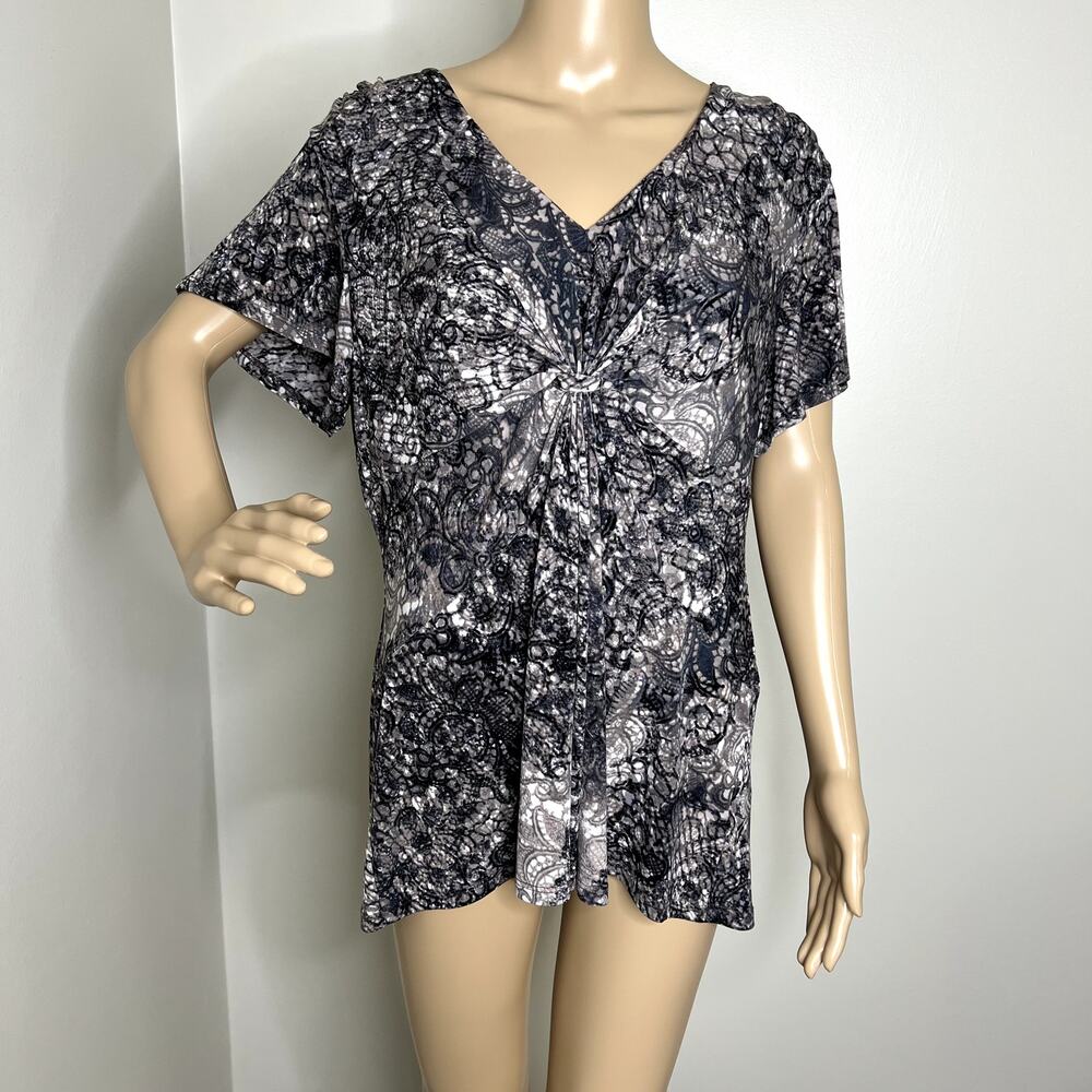 Daisy Fuentes Patterned Short Sleeve Knot Top